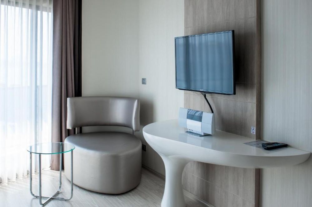 Deluxe Room Chic Tower, D-Beach Pattaya Discovery Beach Hotel 4*