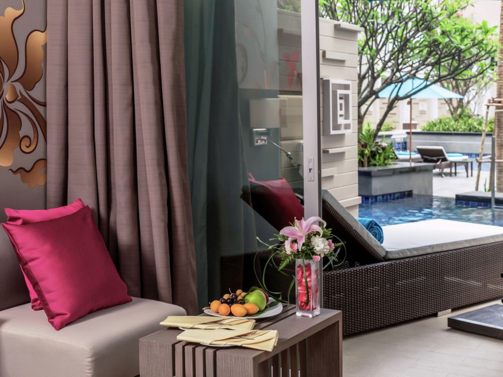 Deluxe Pool Access, Grand Mercure Phuket Patong 5*