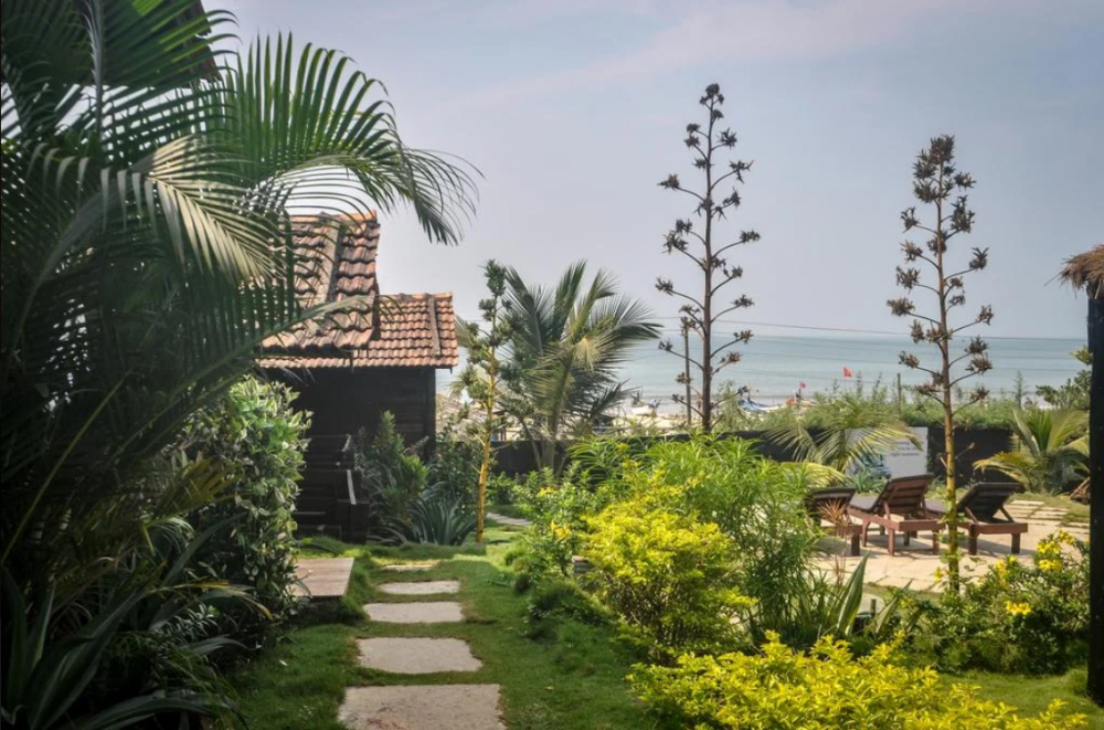 Front Sea View Cottage, Lotus Sutra 3*