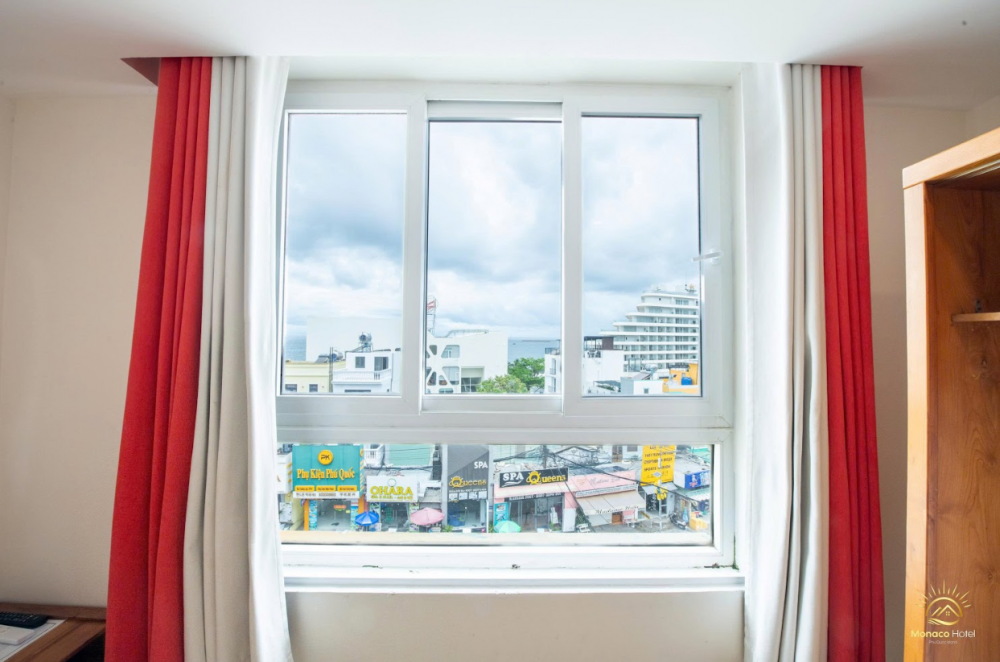 Double Mountain/Ocean View, Monaco Hotel 3*