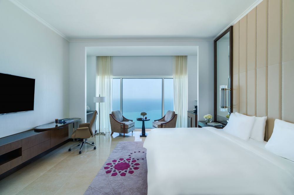 Deluxe Room Sea View, Rixos Marina Abu Dhabi 5*