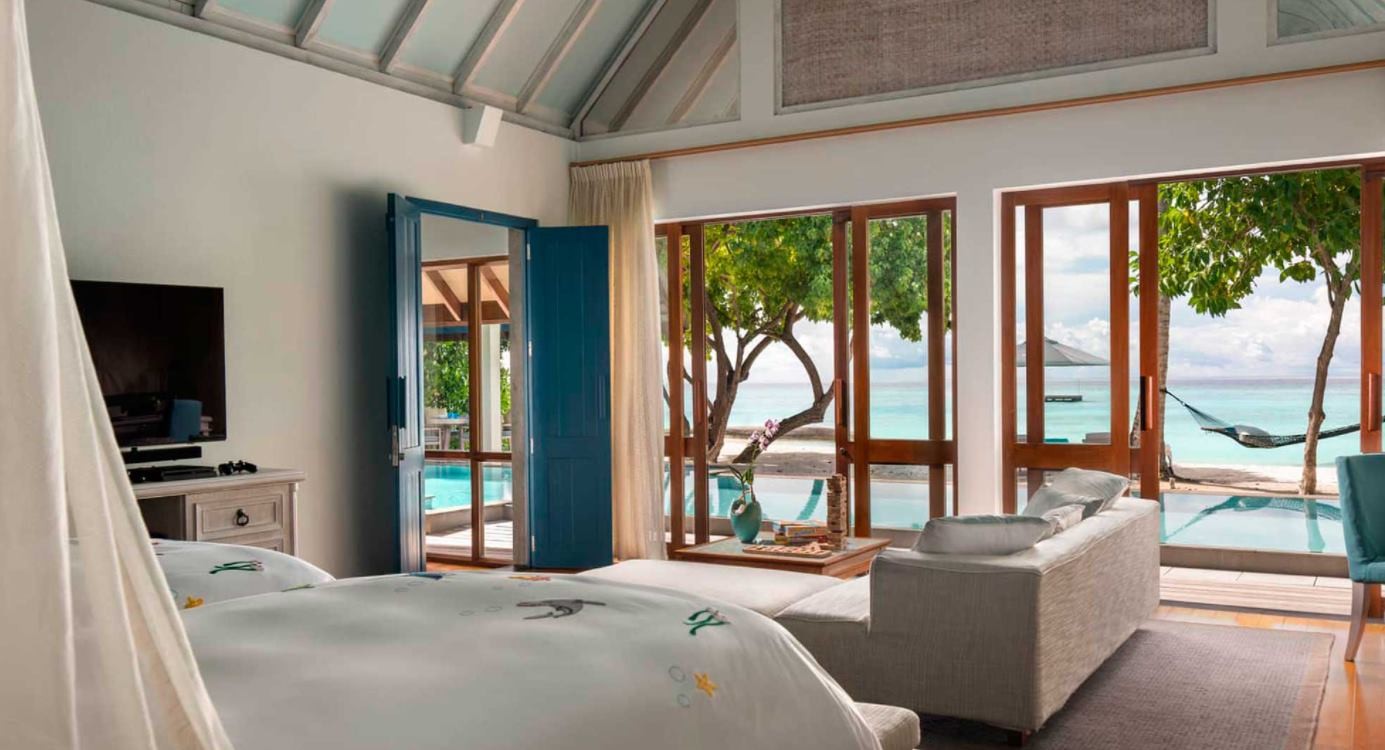 Two-bedroom Oceanfront Bungalow with Pool, Four Seasons Landaa Giravaru 5*