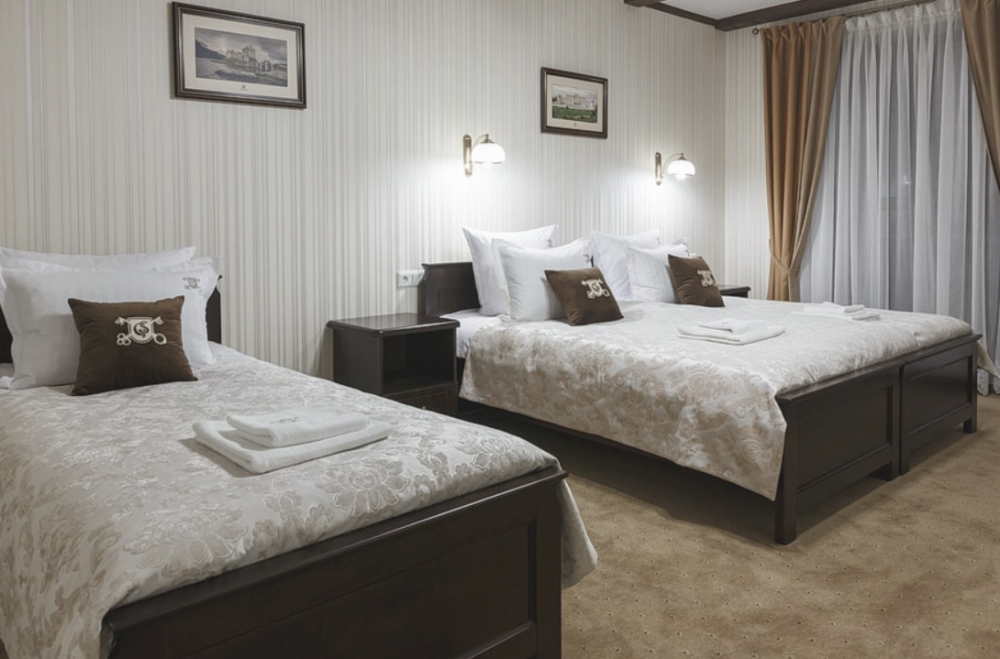 Полулюкс 3-местный с балконом, GasthauS & SPA 4*