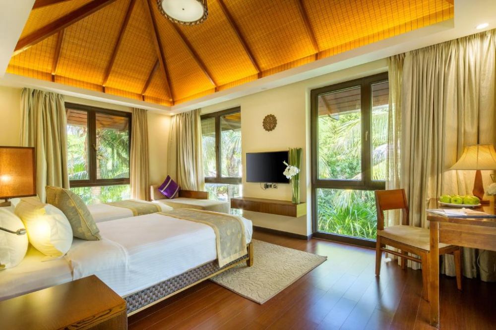 5 Bedrooms Villa, Yalong Bay Villas & Spa 5*