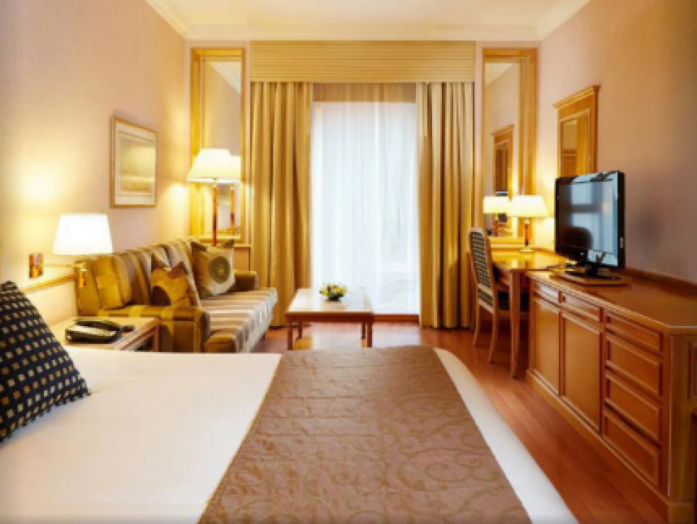 Junior Suite Sheikh Zayed Road View, Millennium Plaza Downtown Hotel (ex. Crowne Plaza Dubai Sheikh Zayed Road) 5*