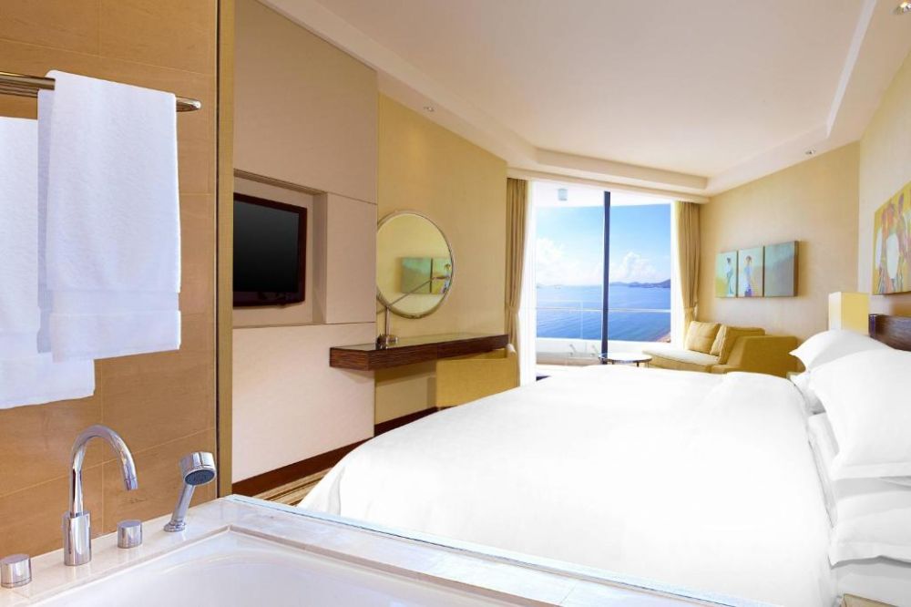 Deluxe Ocean View, Sheraton Nha Trang Hotel & Spa 5*