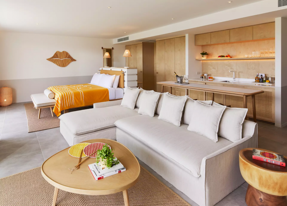 Deluxe Studio Suite with Balcony, The Standard Hua Hin 5*