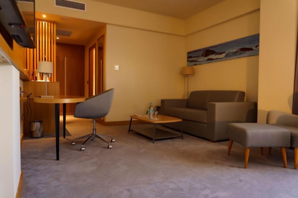 Представительский, Holiday Inn Aktau SeaSide 4*