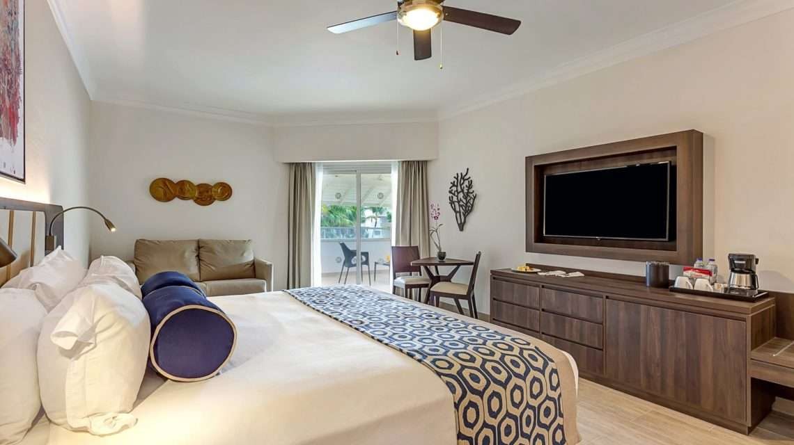 Luxury Jacuzzi Junior Suite Diamond Club, Royalton Splash Punta Cana 5*