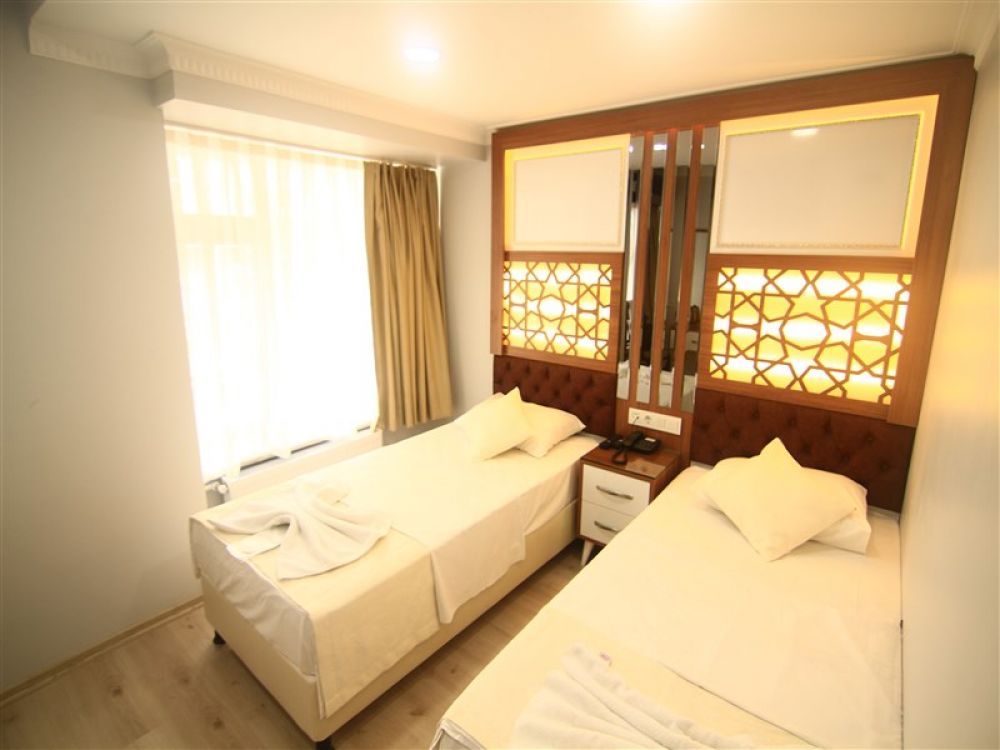 Standard Room, Grand Liza Hotel 3*