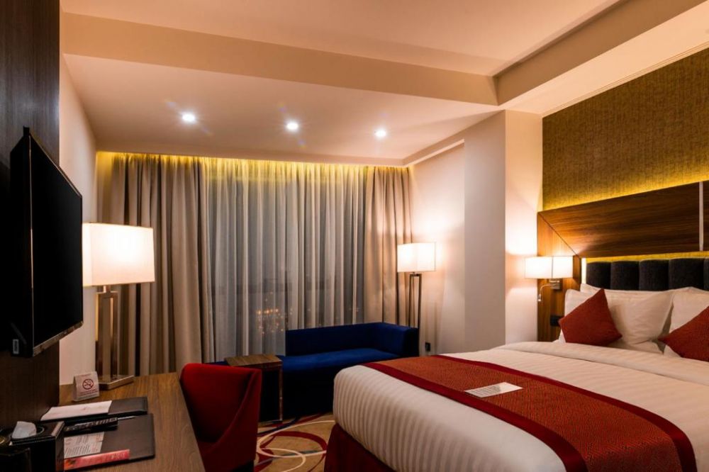 Standard, Ramada Hotel Yerevan 4*