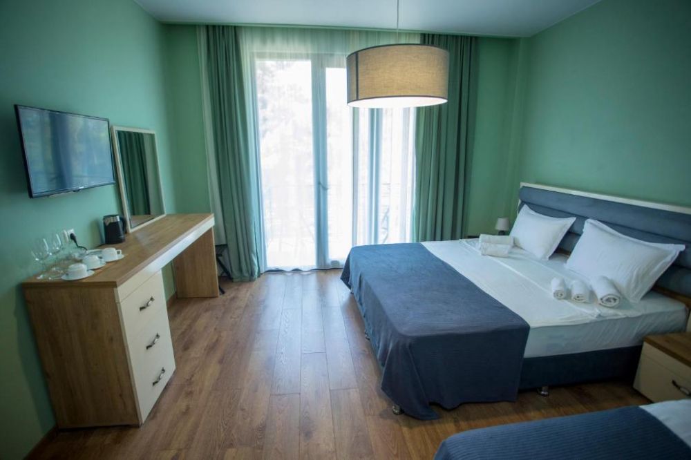 Standard Triple Room, Garden Inn 