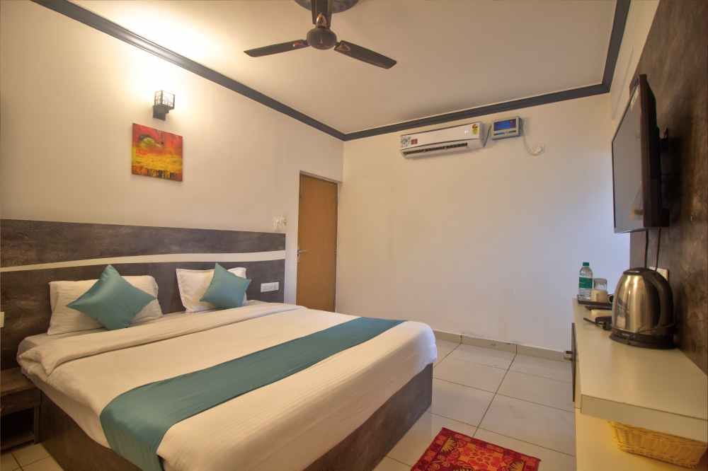 Deluxe Room with Balcony SSV/SV, Oceano Beach Resort 3*