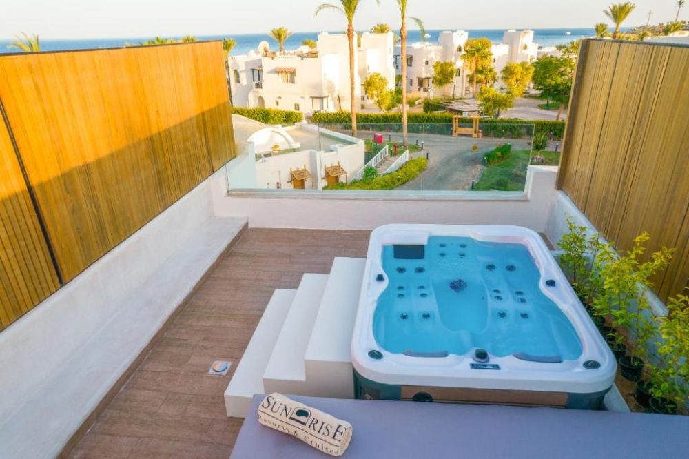 Jacuzzi Suite, Sunrise Select Diamond Beach 5*