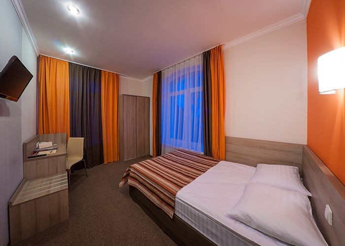 Standart, Raziotel м. Бориспольская 3*