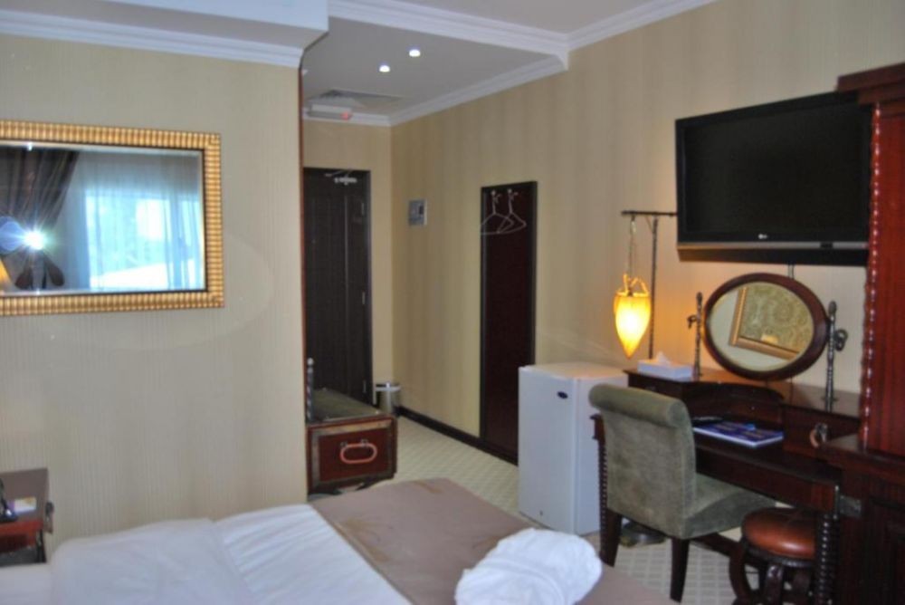 Standard Room, Sharjah International Airport Hotel 2*