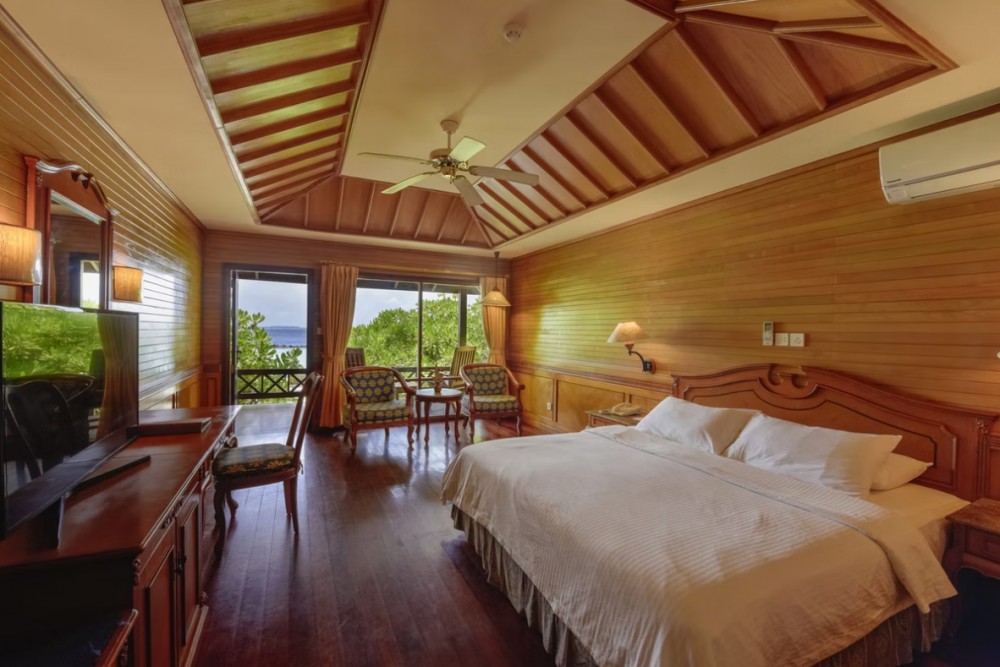 Sunset Beach Villa, Royal Island (ex. Royal Island Resort Maldives) 5*