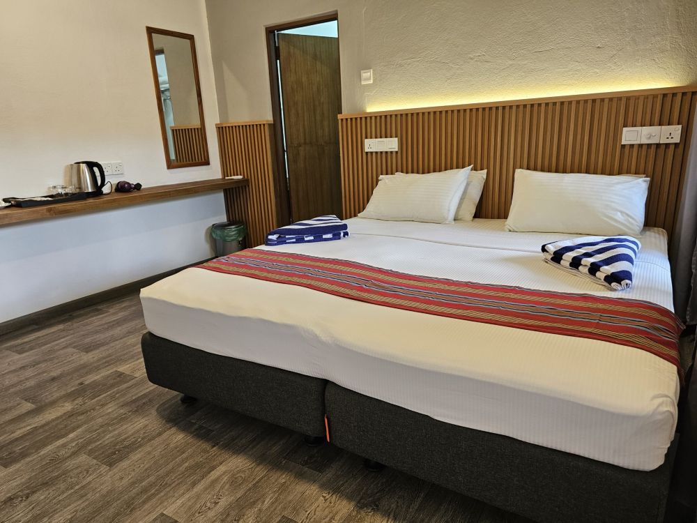 Bungalow with 4 rooms (Entire property), Lagoon View Maldives 