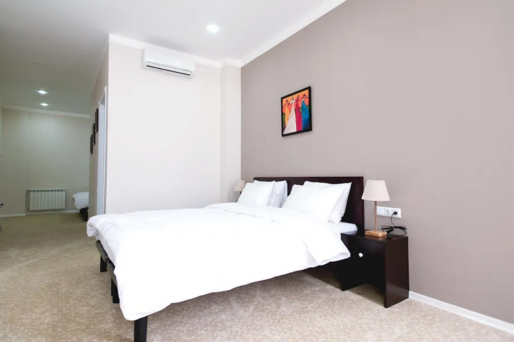 Family Room, Piazza Hotel (ex. Piazza Four Colours) 3*