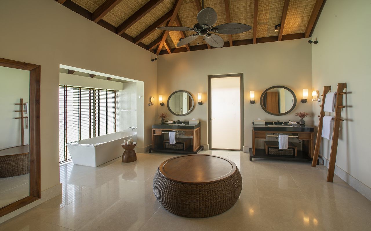 Sunrise / Sunset Deluxe Beach Pool Villa, The Residence Maldives at Dhigurah 5*