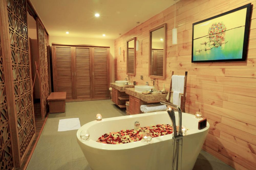 Aroma Suite, Aroma Beach Resort & Spa 4*