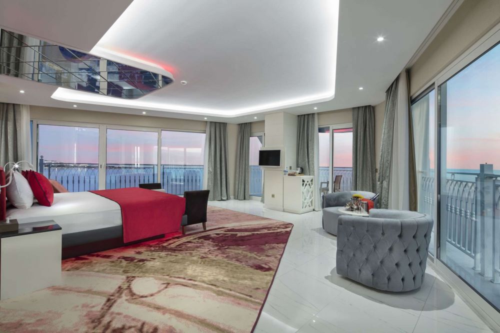 Swarovski Suite, Granada Luxury Beach 5*