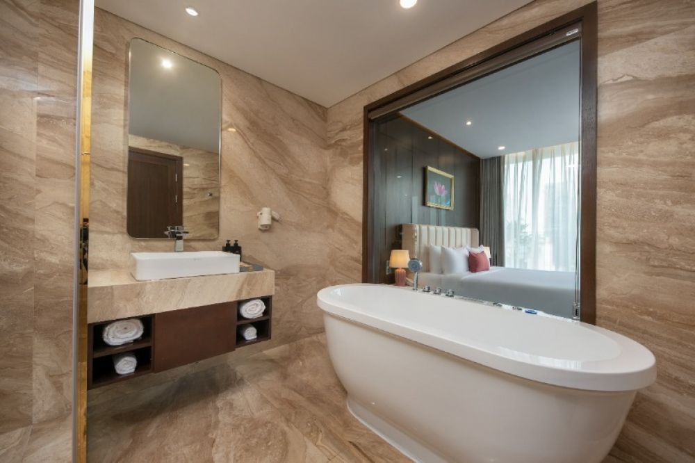 Presidential Suite, Golden Lotus Grand Hotel 4*