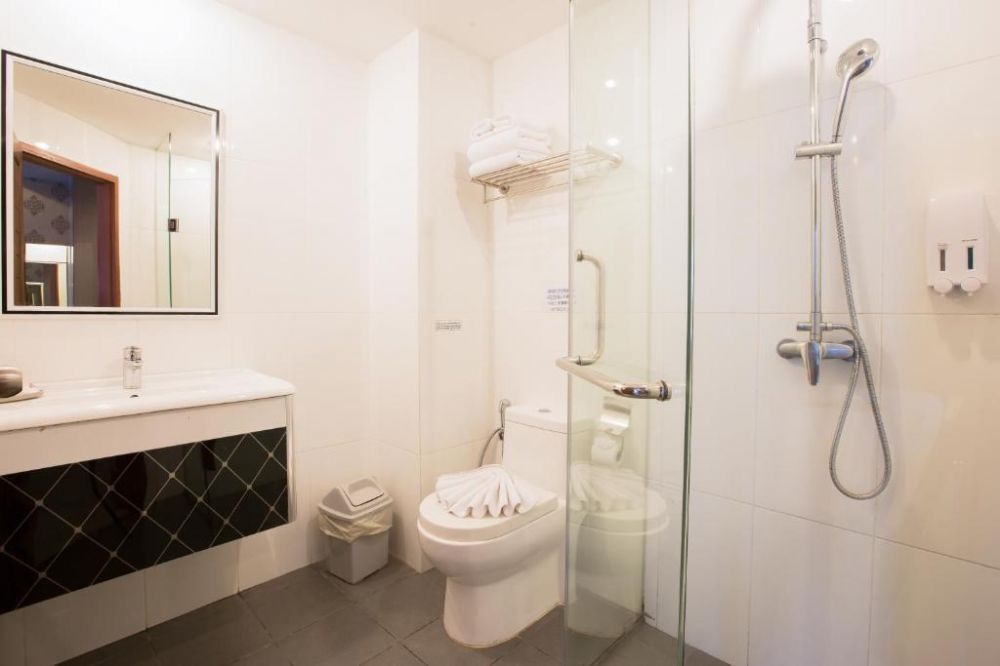 Deluxe, Hemingways Silk Hotel 3*