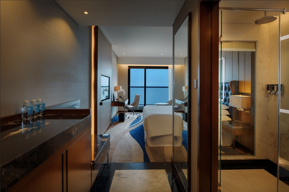 Superior/Premium King OV, Four Points by Sheraton Danang 5*