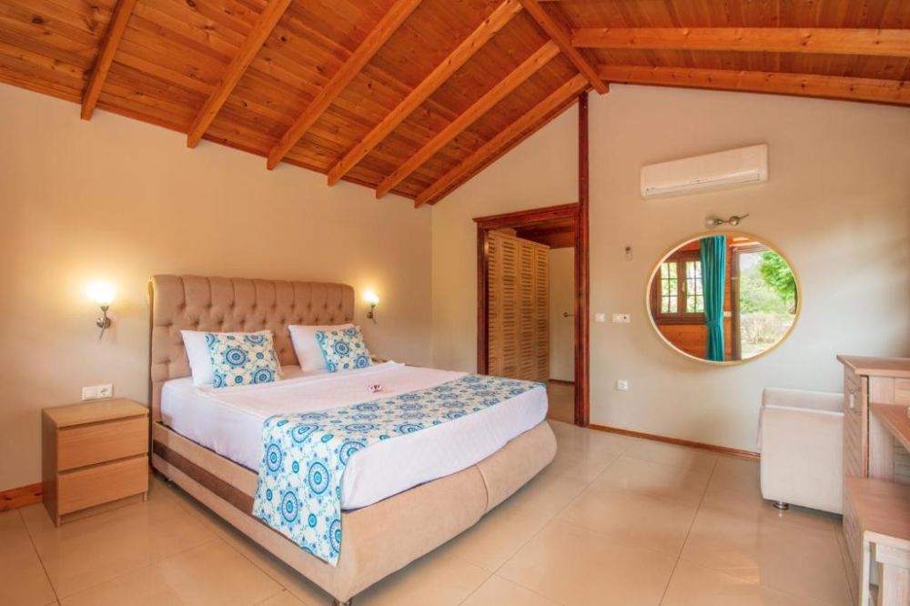 Standard Room Bungalow, The Bay Beach Club 5*