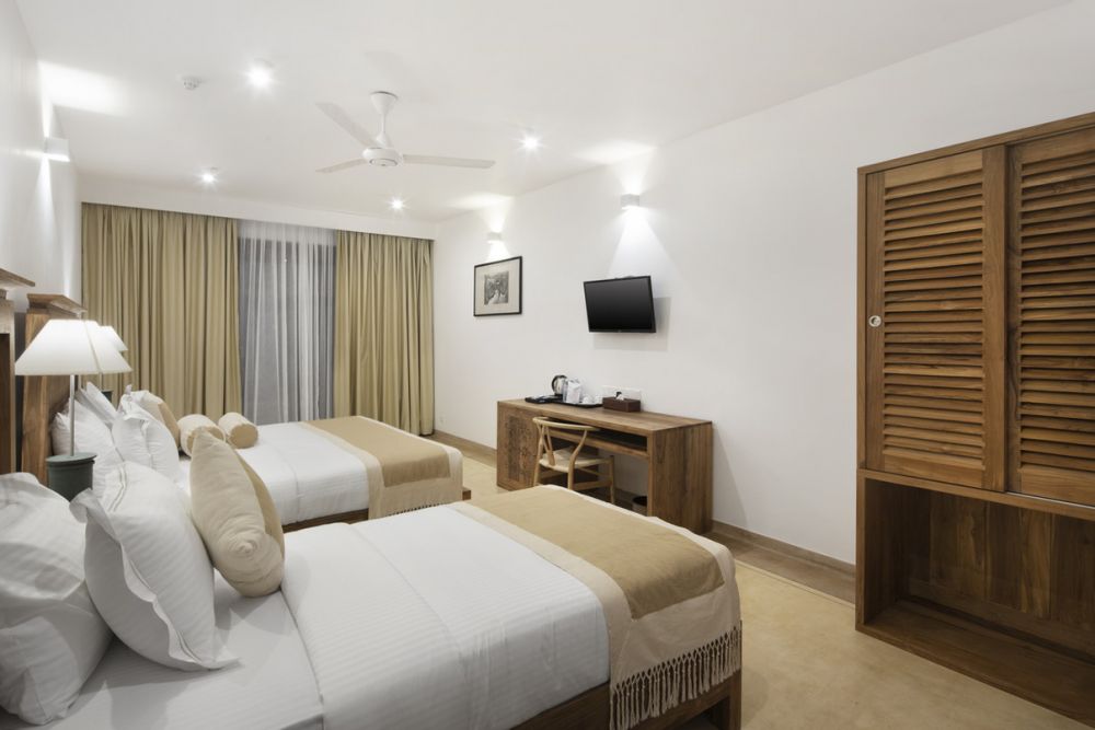 Super Deluxe DBL/TRPL With Sea View, Lucky Elephant Hikkaduwa 4*