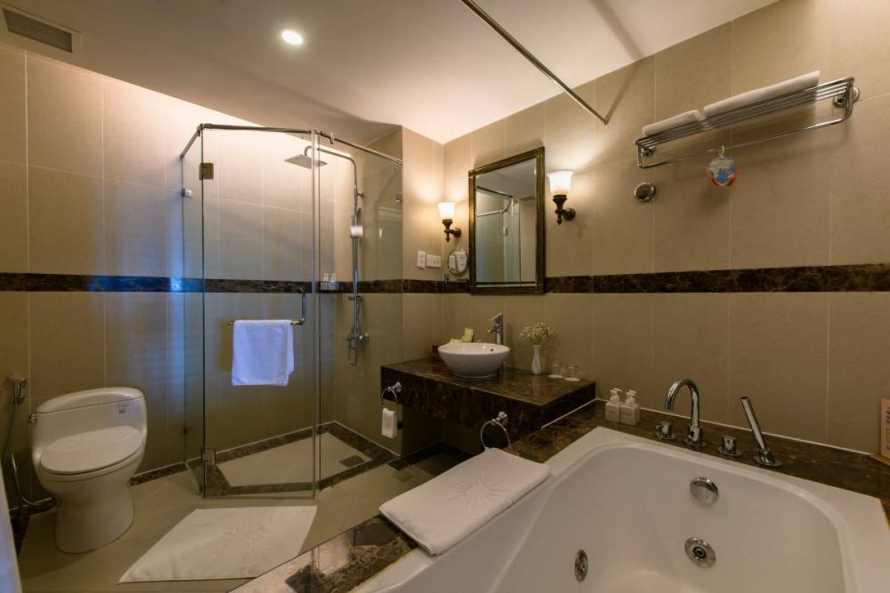 Grand Deluxe Ocean, Sunrise Nha Trang Beach Hotel & Spa 5*