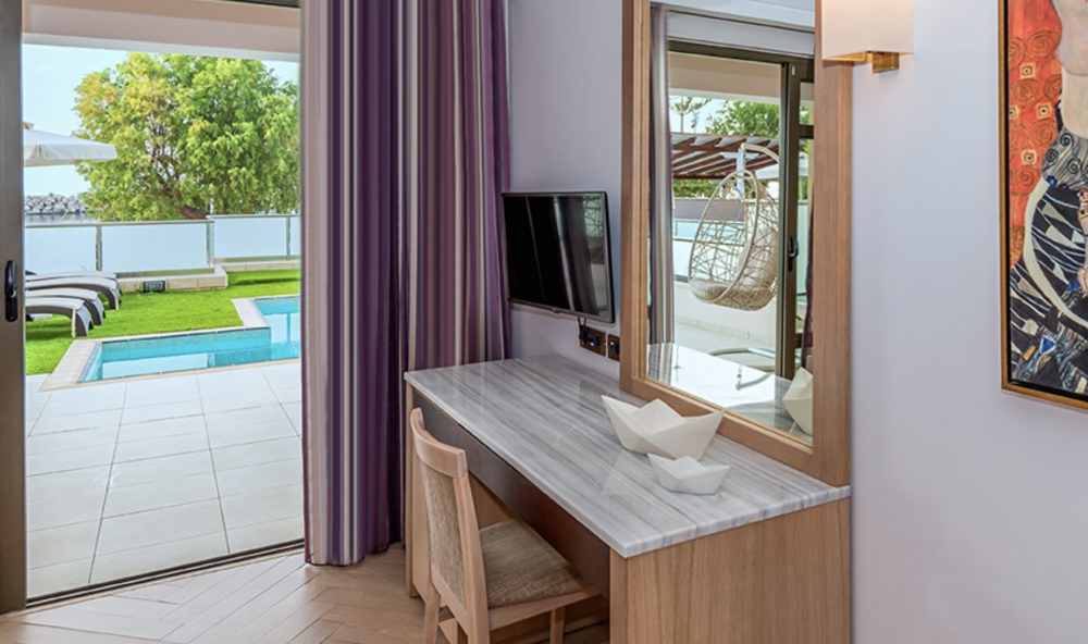 SUITE WITH PRIVATE POOL AND SEA VIEW, Porto Platanias Beach Resort 5*