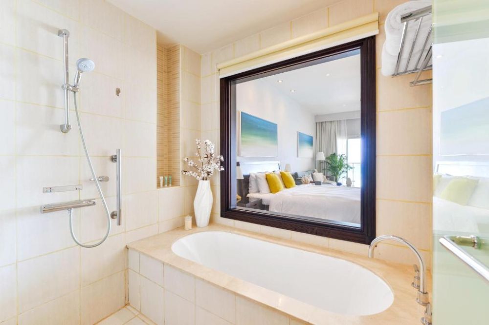 One Bedroom Suite Sea View, Radisson Blu Resort Fujairah 5*