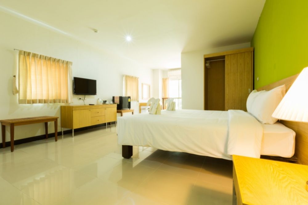 Deluxe, Jomtien Plaza Residence 3*