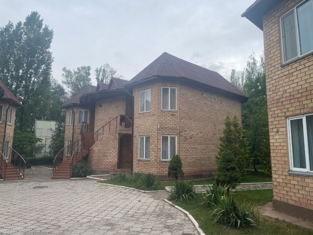Гостевые дома, розовые дома 4х/6-ти местный, Алтын-Кол 