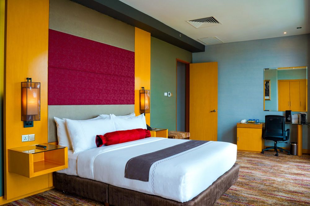 Waterfront Premier 2-bedroom Suite (River View), The Waterfront Hotel Kuching 3*