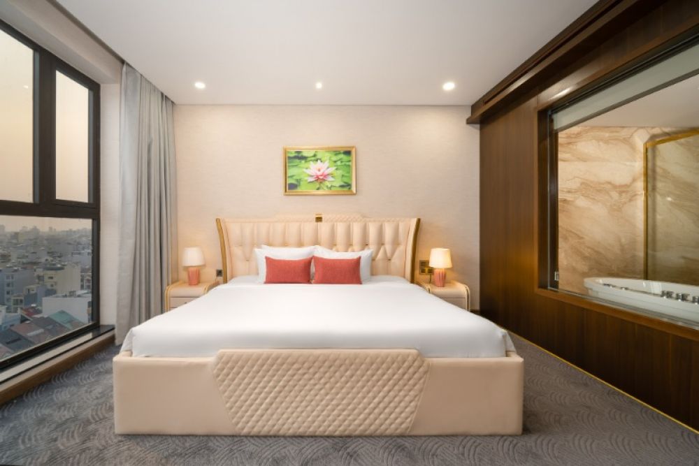 Presidential Suite, Golden Lotus Grand Hotel 4*