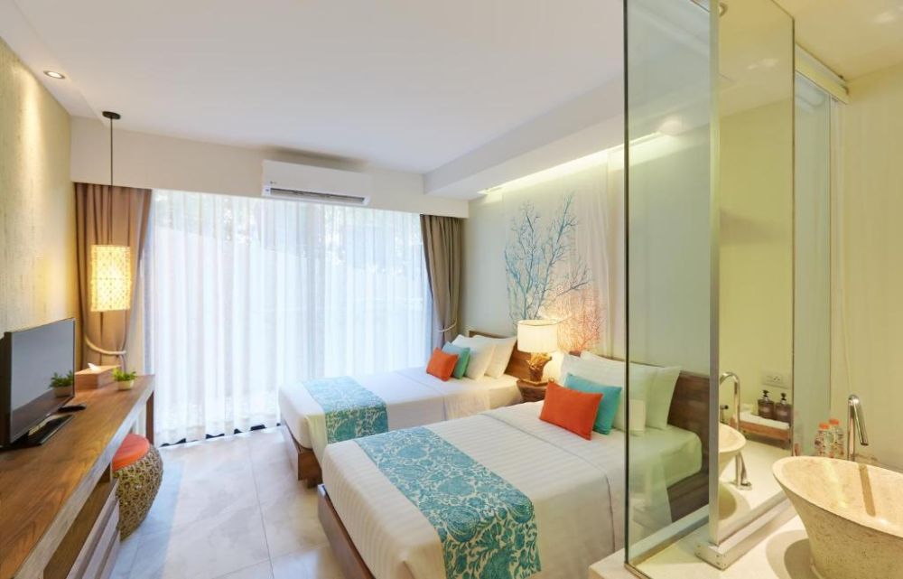 Deluxe with Balcony, Bandara Phuket Beach Resort 4*