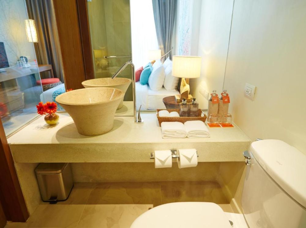 Deluxe with Balcony, Bandara Phuket Beach Resort 4*