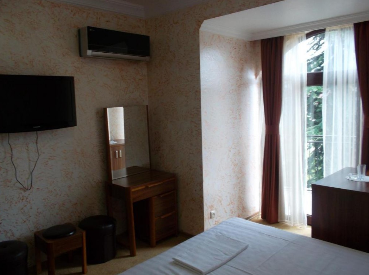 Standard With Balcony, Antika 3*