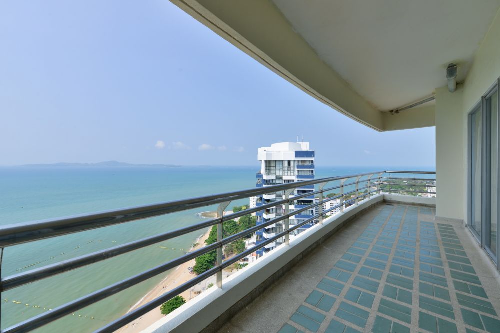 Deluxe, Adriatic Palace Pattaya 4*