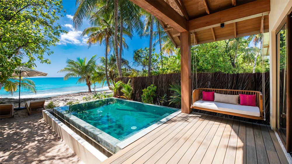 Premium Beach Pool Villa, Fiyavalhu Maldives 4*