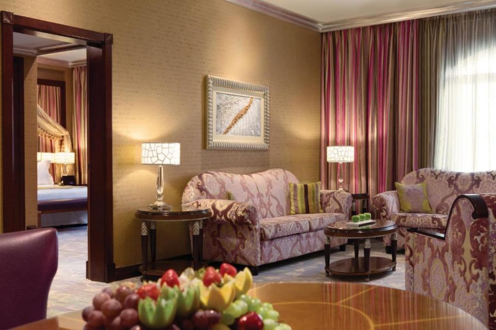 Executive Suite, Wyndham Grand Regency Hotel 5*