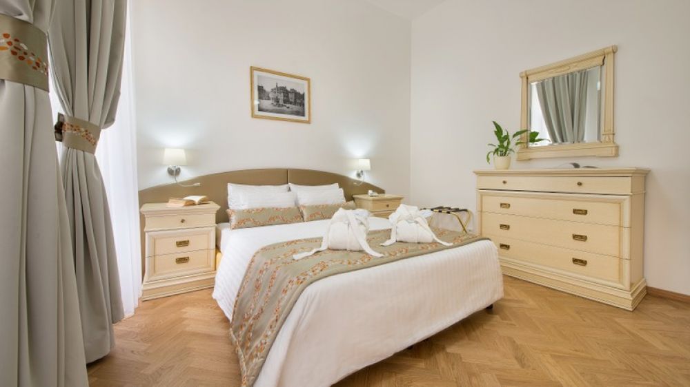 Superior Double, Suite Home Prague 4*