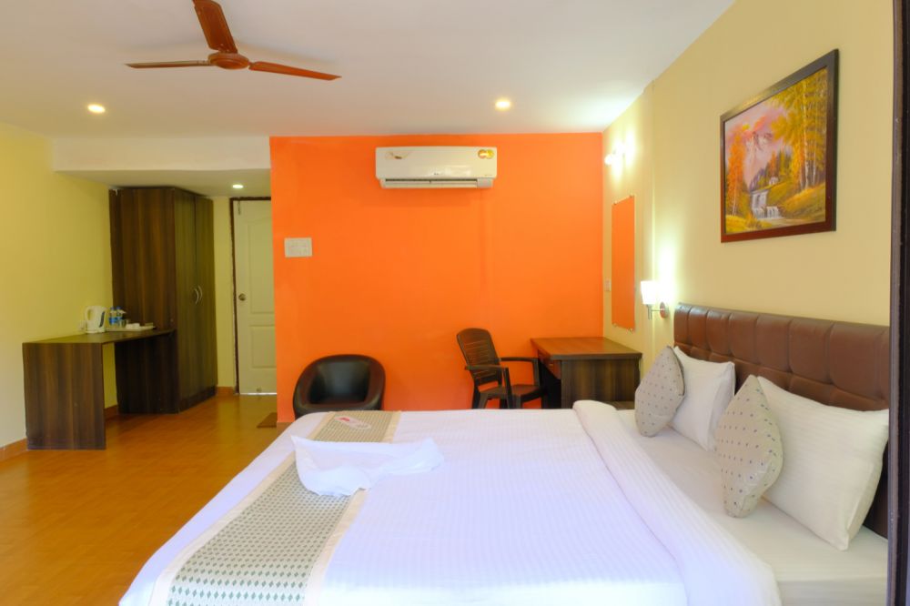 Super Deluxe Room, The Byke Royal Pearl (Pure Veg) 2*