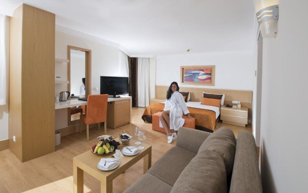 Jacuzzi Suite Room, Limak Limra Hotel & Resort 5*