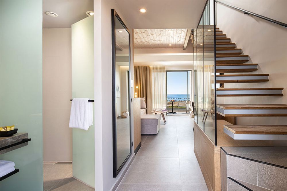 Loft Suite SSV/Sea Front, Portes Lithos Luxury Resort 5*