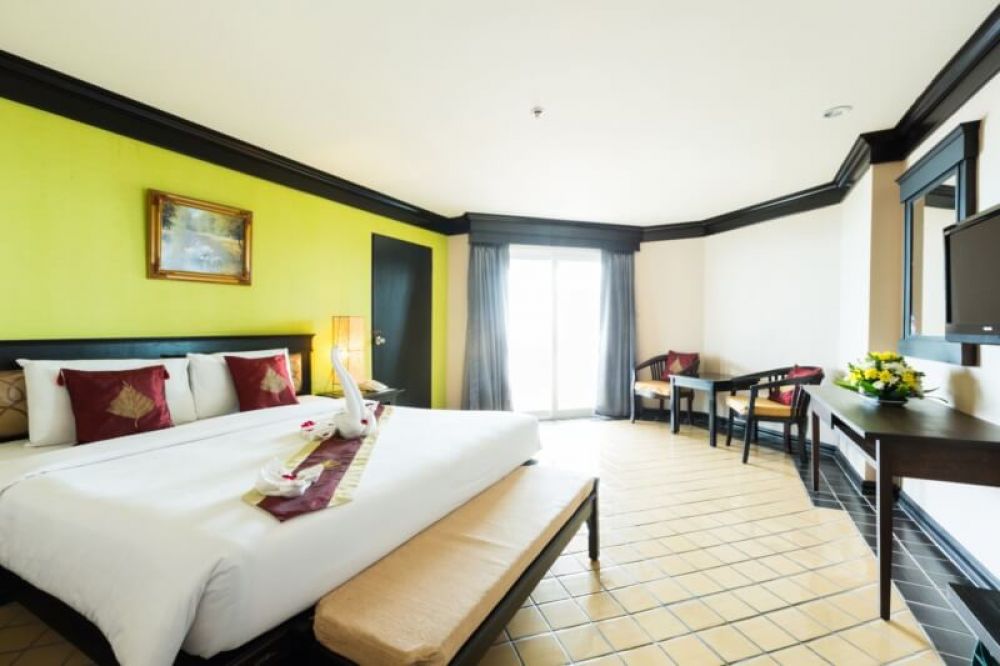 Deluxe, Jomtien Thani Hotel 4*