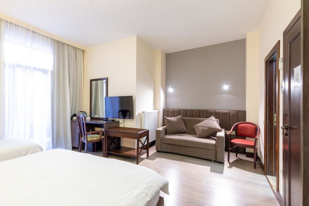 QDRPL, Elea Old Tbilisi 4*